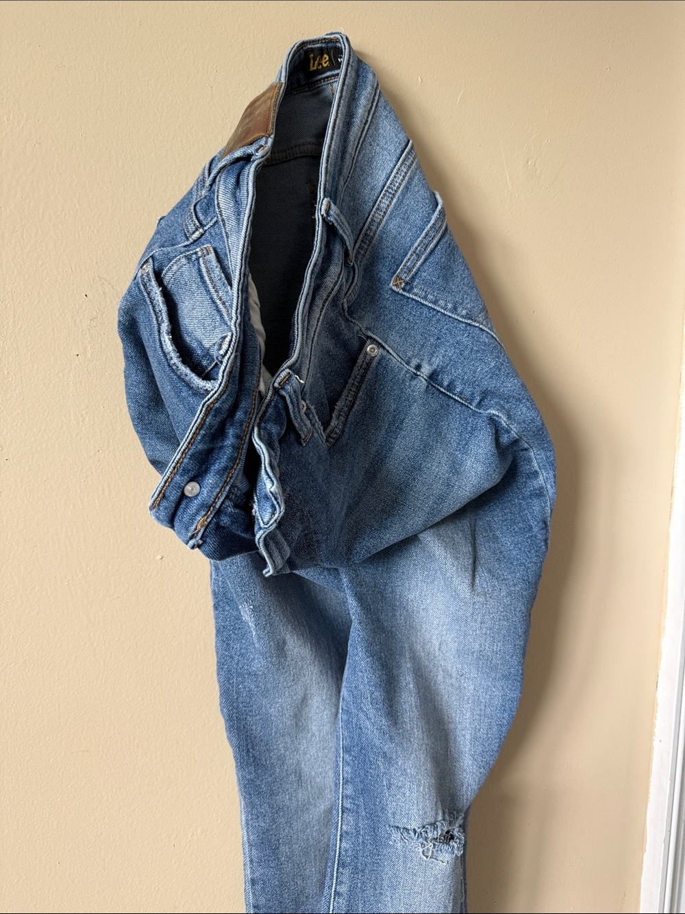 Lee Men’s Light Blue Slim Straight Jeans - Picture 2 of 2